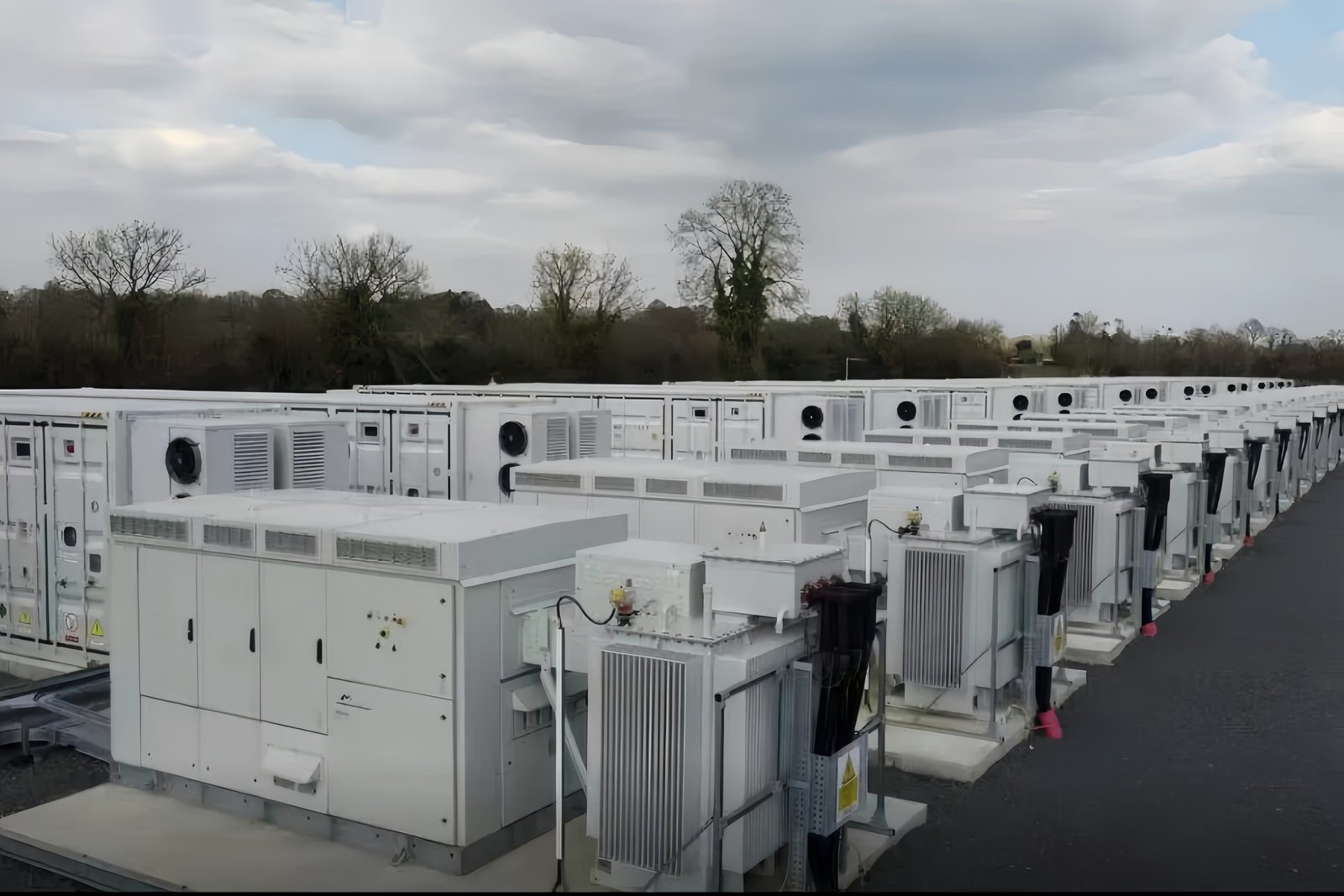 A Comprehensive Guide to Industrial and Commercial Energy Storage: Key Factors in Voltage Access Selection